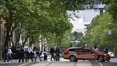Melbourne: condutor atropela pedestres mortalmente quando fugia à polícia - TVI