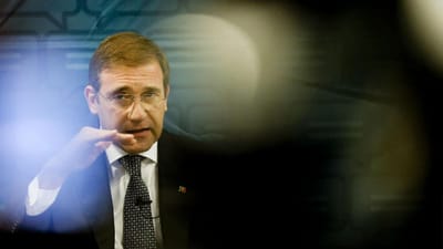 Passos Coelho não vê problema em Centeno poder ser presidente do Eurogrupo - TVI