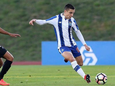 OFICIAL: FC Porto renova com Luís Mata até 2021 - TVI