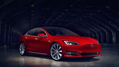 Automóveis da Tesla já chegaram a Portugal - TVI