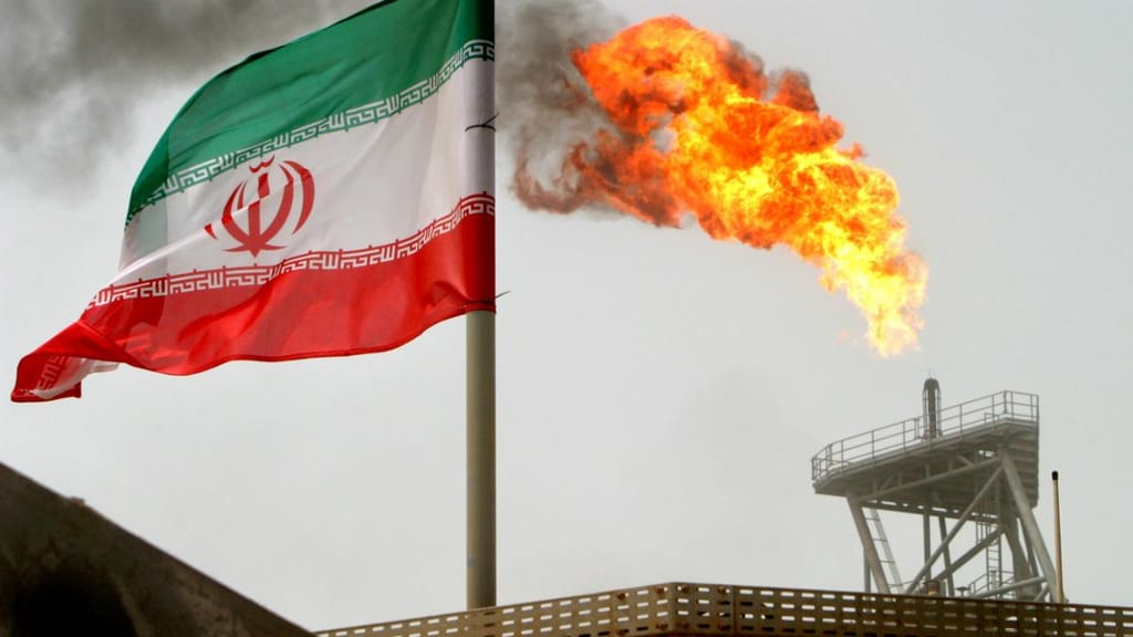 Irão - bandeira junto a plataforma petrolífera