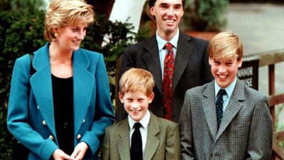 William e Harry homenageiam princesa Diana com estátua no Palácio de Kensington - TVI