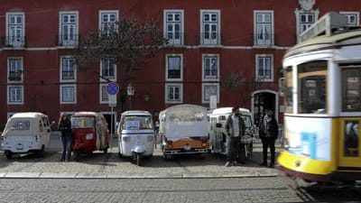‘Tuk-tuk’ estão em protesto (e a oferecer passeios gratuitos em Lisboa) - TVI