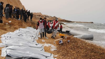 Mais de 70 corpos de migrantes dão à costa na Líbia - TVI
