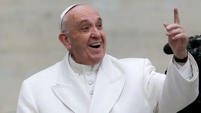 Papa aterra em Monte Real às 16 horas - TVI