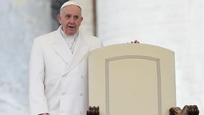 Papa diz que violência e exploração de menores se tornou numa praga - TVI