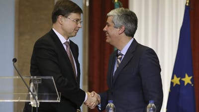 Dombrovskis: "Não há motivo" para discutir reestruturação da dívida portuguesa - TVI
