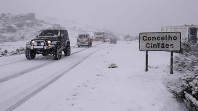 Neve cortada estradas na Serra do Montemuro - TVI