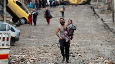 Número de refugiados que procura a Europa cai para metade - TVI
