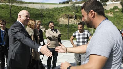 Comissário "impressionado" com integração dos ciganos em Torres Vedras - TVI