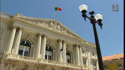 Bloco quer regularização extraordinária de precários nas autarquias - TVI