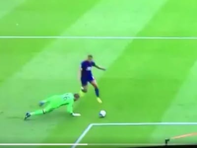 VÍDEO: a fífia monumental de Valdés no Middlesbrough-United - TVI