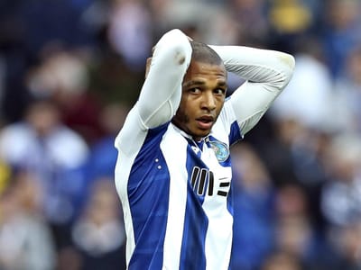 FC Porto: Brahimi e Soares ausentes do treino - TVI