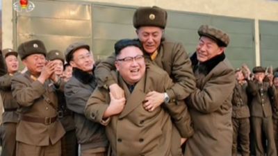 Este homem ousou pôr-se às cavalitas de Kim Jong-un - TVI