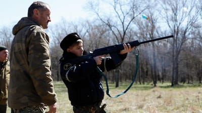 Rússia ensina crianças a serem militares - TVI