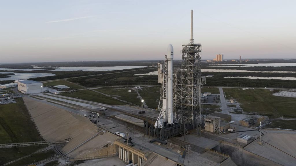 SpaceX lança foguetão reutilizável