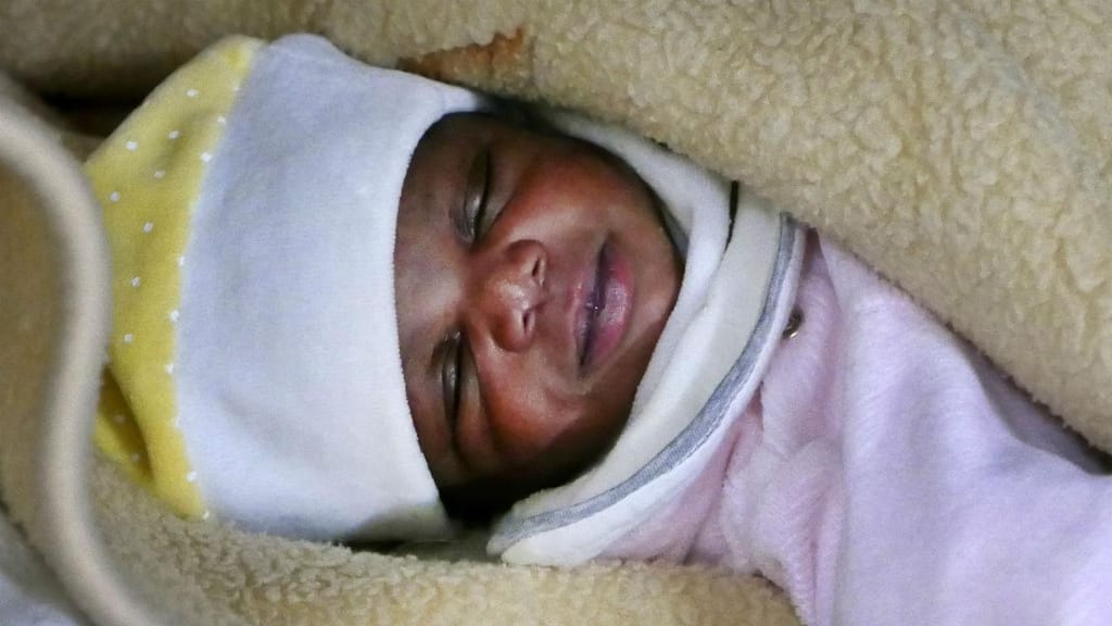 Bebé de quatro dias resgatado no mar Mediterrâneo