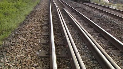 Circulação de comboios retomada na Linha do Norte após atropelamento mortal - TVI