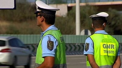 Auto-stop da GNR leva à detenção de 14 no Cartaxo - TVI