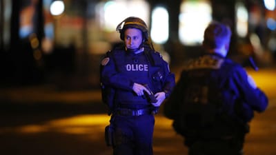 Um polícia morto por atirador nos Campos Elísios em Paris - TVI