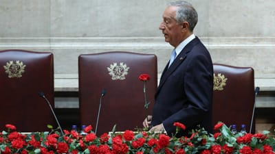 Marcelo deixa aviso ao Governo e defende 25 de Abril "mais do que nunca" - TVI