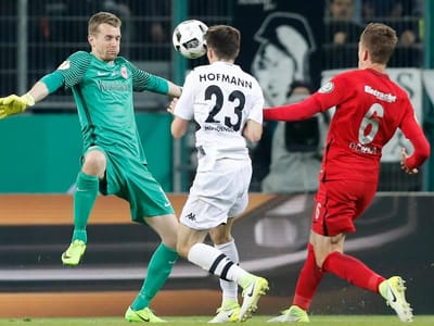 Alemanha: Hradecky assina pelo Leverkusen - TVI