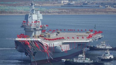 China exibe primeiro porta-aviões construído no país - TVI
