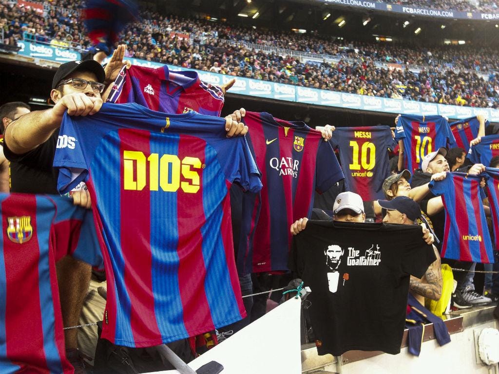 Camp Nou imitou Messi (EPA/QUIQUE GARCIA)