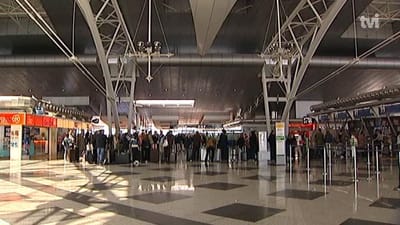 CDS-PP denuncia tempos de embarque “cada vez mais demorados” no Aeroporto Sá Carneiro - TVI
