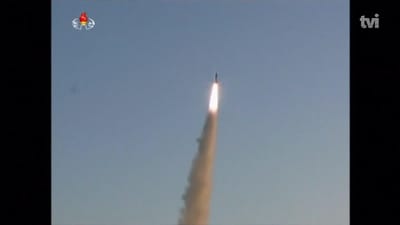 Coreia do Norte volta a disparar míssil balístico - TVI