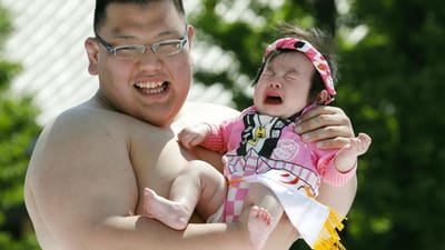 160 bebés concorrem pelo título de bebé "chorão" - TVI