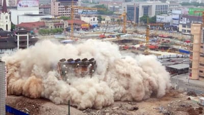 Demolição inesperada de prédio obriga dezenas de pessoas a fugir - TVI