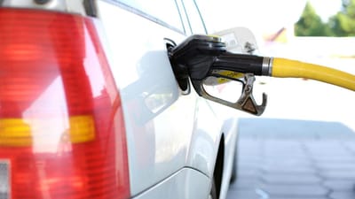 Preço dos combustíveis volta a cair - TVI