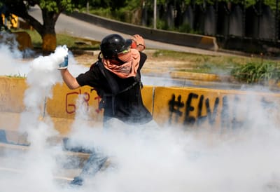 Pelo menos dois mortos em confrontos na Venezuela - TVI