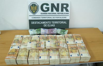 GNR apreende meio milhão de euros em controlo fronteiriço - TVI