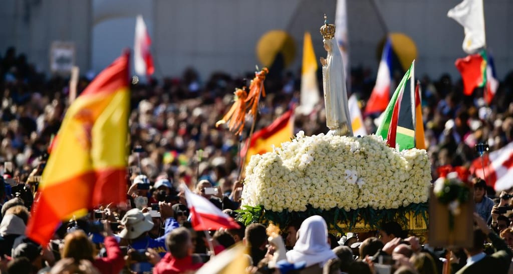 Milhares de pessoas no segundo dia do Papa em Fátima 