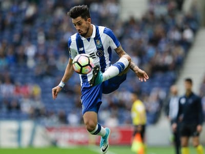 VÍDEO: as melhores assistências de Alex Telles no FC Porto - TVI