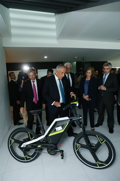 Marcelo recebe bicicleta 100% nacional - TVI