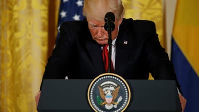 "Não, não, próxima pergunta": Trump nega ter pressionado Comey - TVI
