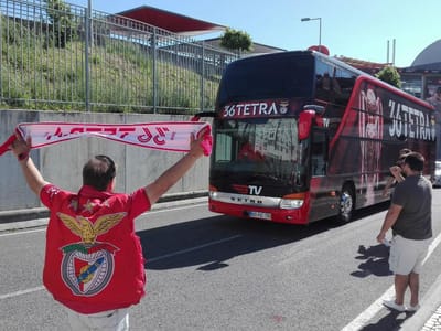 Weigl e Zivkovic feridos após ataque ao autocarro do Benfica - TVI