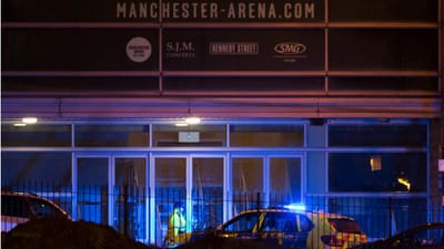 Mais três detidos por possível ligação ao ataque em Manchester - TVI
