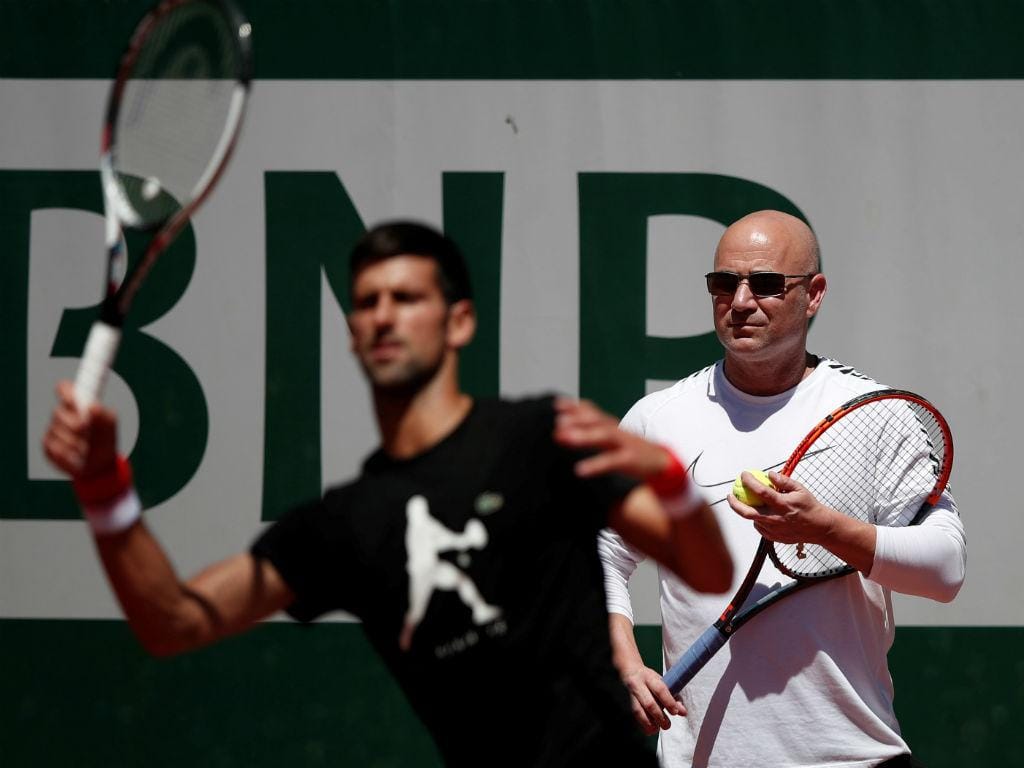 Novak Djokovic e Agassi (Benoit Tessier/Reuters)
