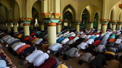 Muçulmanos protestam, mas chineses vão demolir uma mesquita - TVI