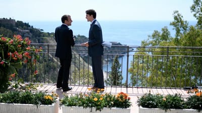 Macron e Trudeau mostram afeição à primeira vista - TVI