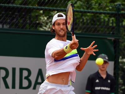 Wimbledon: João Sousa afasta finalista de 2017 e está na terceira ronda - TVI