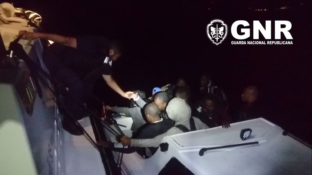 GNR resgata migrantes à deriva no mar Egeu