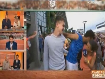 VÍDEO: tenista expulso de Roland Garros por assediar jornalista - TVI