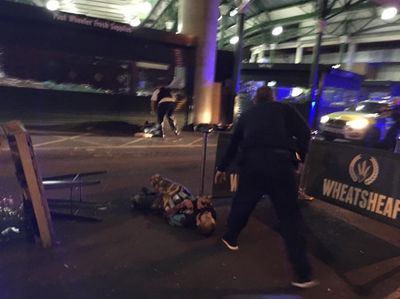 Foto mostra suspeito do atentado em Londres com latas amarradas ao corpo - TVI