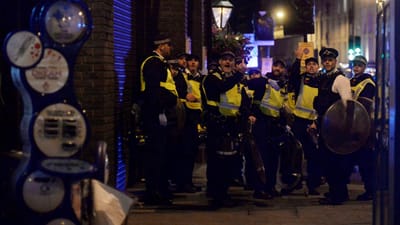 Testemunhas relatam pânico em Londres: "Ela tinha a garganta cortada" - TVI