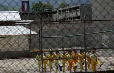 Venezuela: há fome e tuberculose em prisões onde estão portugueses - TVI